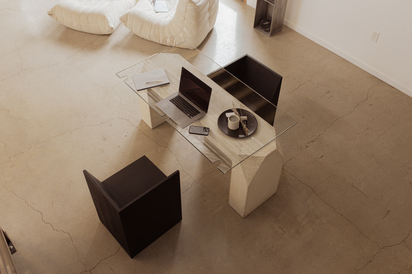 Modern Minimalist Office 